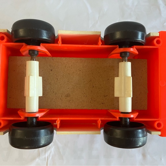 Vintage Fisher-Price mini bus with Family. - Picture 16 of 16